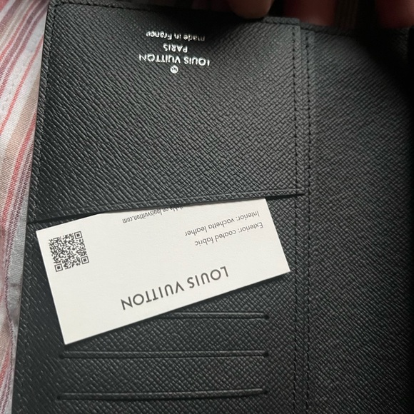 Men’s LV brazza sunrise monogram eclipse wallet - Picture 4 of 5